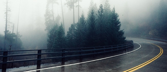 Consejos AMV para conducir moto con lluvia