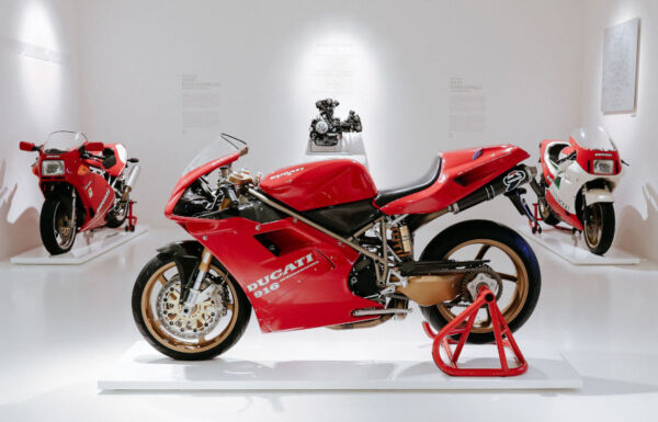 Motos clásicas: DUCATI-916