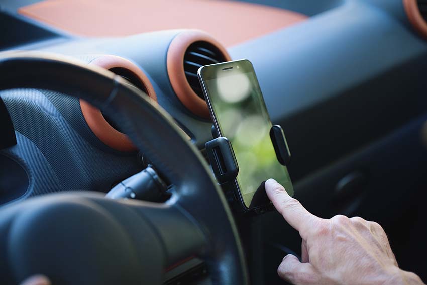Usar el móvil en el coche