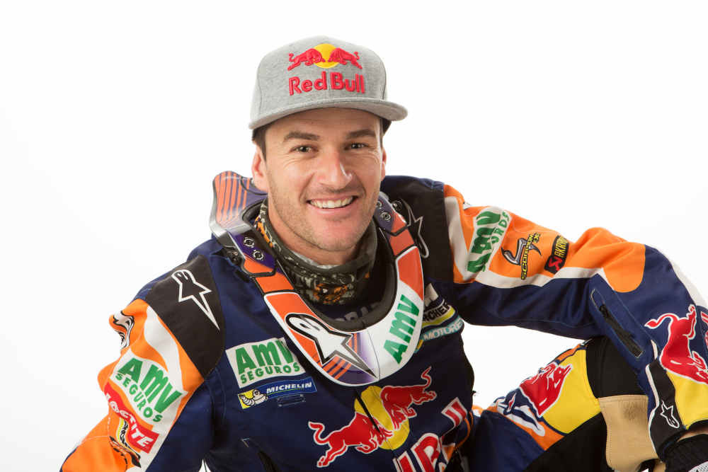 Retrato Marc Coma con equipación AMV