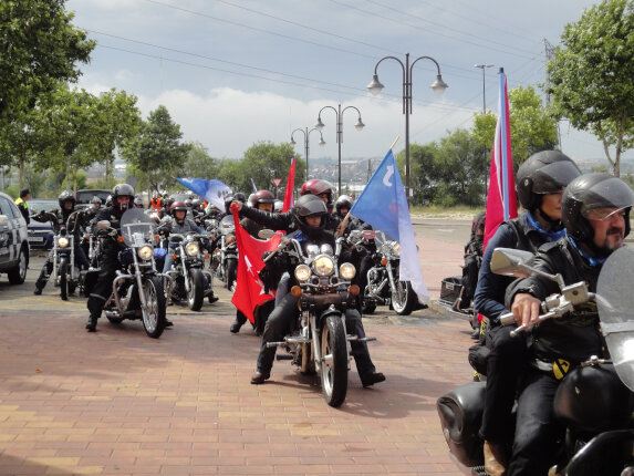 LLevar en moto