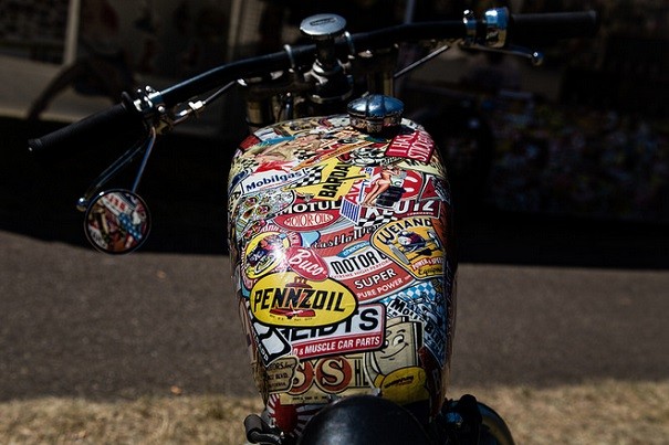 Consejos AMV para quitar las pegatinas de tu moto
