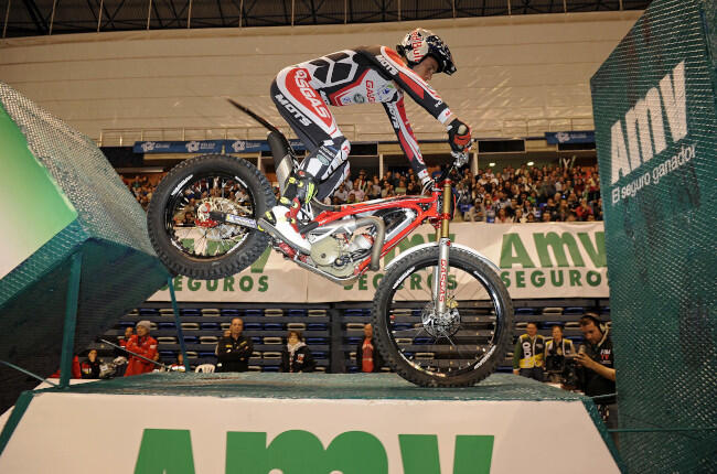 Trial. X-Trial Málaga 2013. Piloto Adam Raga. (AMV Prensa).