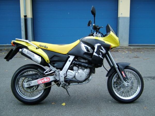 Fuente: moto40801 -Agáta (Wikipedia) APRILIA-PEGASO