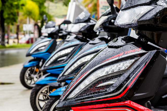 conducir motos con seguridad en lluvia