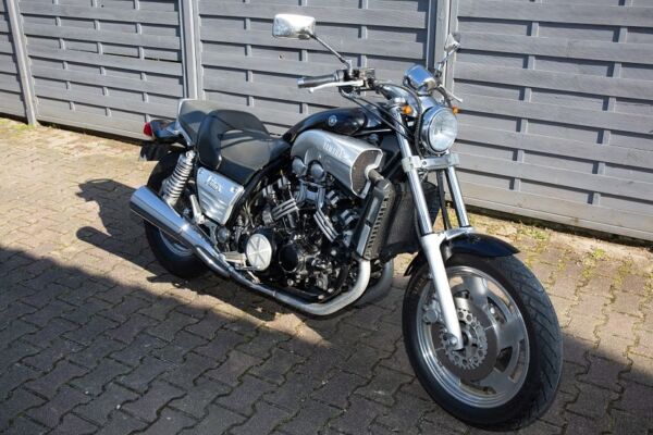 Yamaha V-Max (1985)