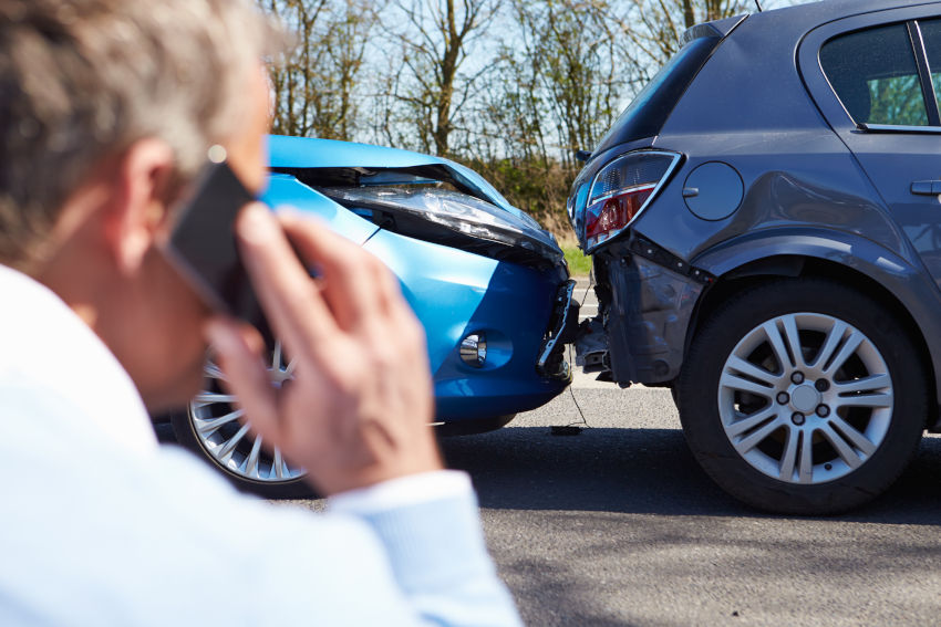 Consecuencias accidente con carnet caducado