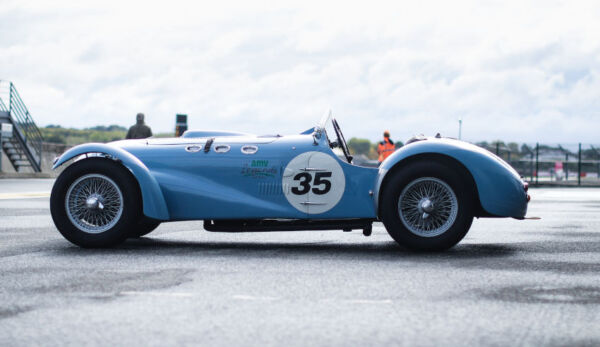 Coche clásico Allard J2