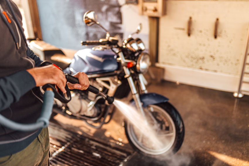 Consejos AMV para lavar la moto