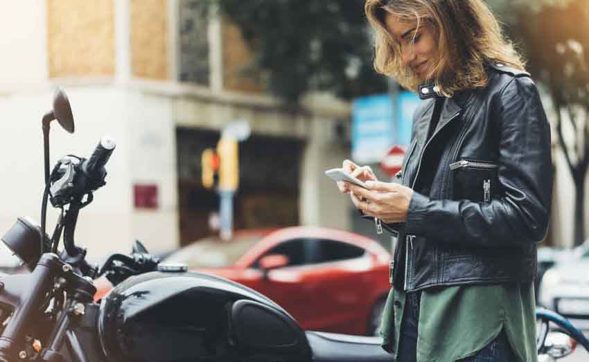 Etiqueta medioambiental en la moto