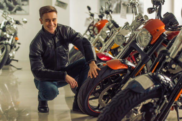 Mantenimiento de moto: presión de los neumáticos