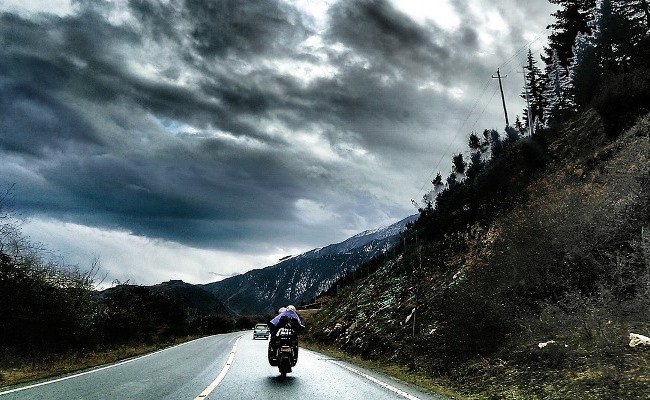 Road moto