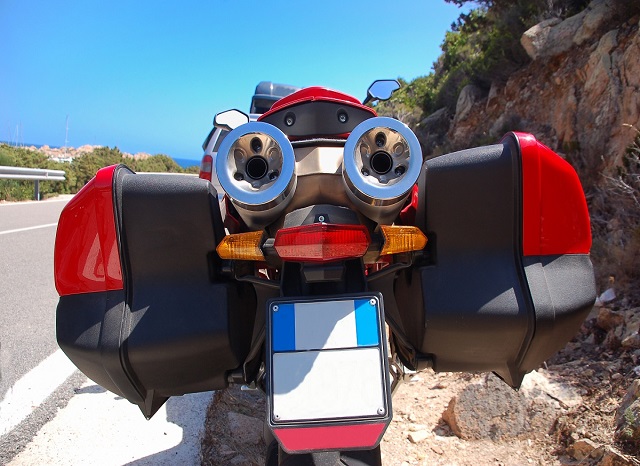 Si me voy a vivir a otro país de la UE, ¿debo matricular mi moto?