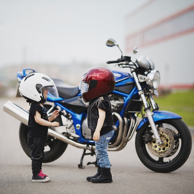 Consejos para llevar niños en moto