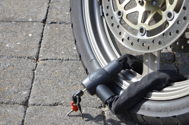 Consejos AMV para evitar que te roben la moto