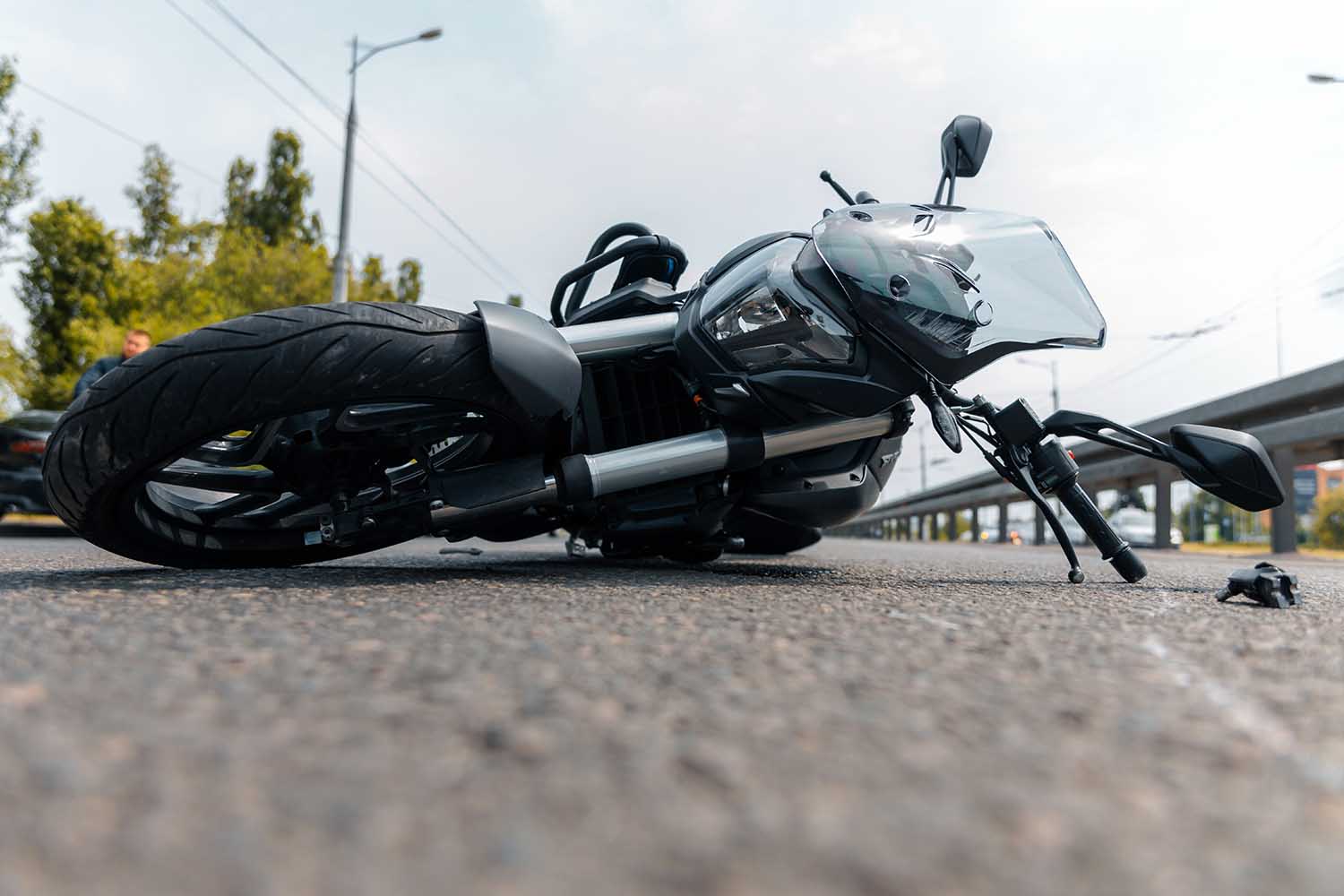 ¿Qué deberías revisar después de una caída en moto?