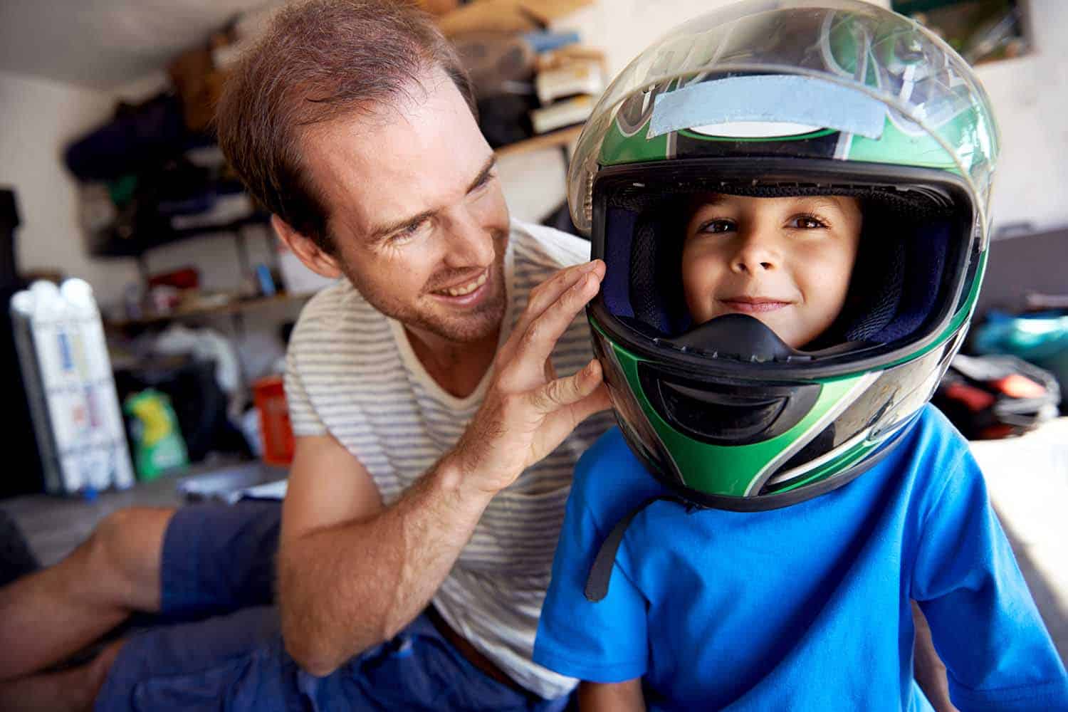 Cuál es el casco más seguro para los niños en moto