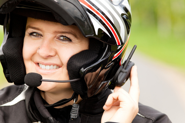 Qué son los intercomunicadores de moto?