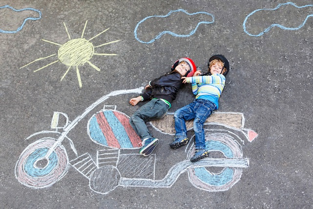 Llevar niños en Moto